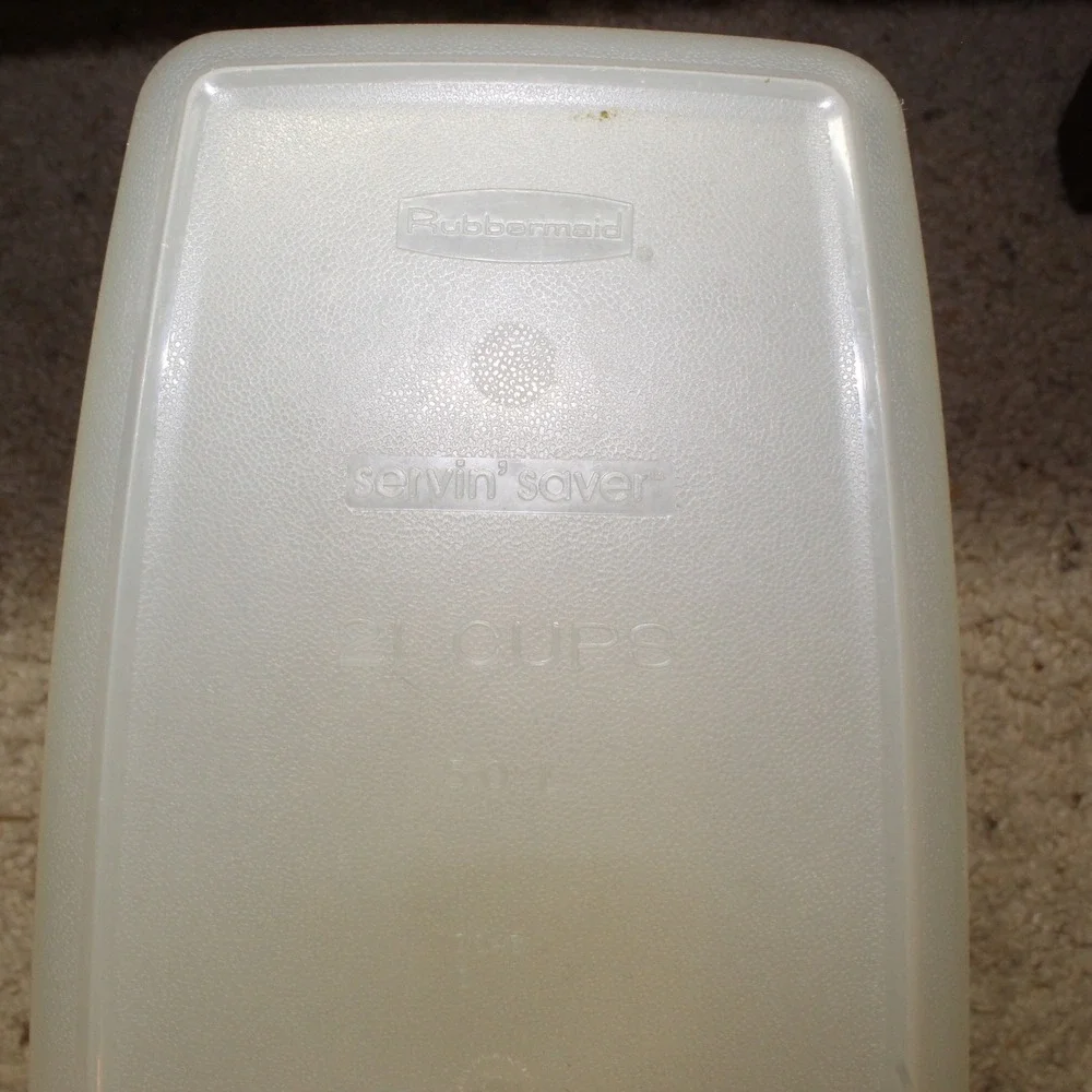 Rubbermaid Servin Saver Cereal Container 21 Cup Almond Vintage Kitchen Storage